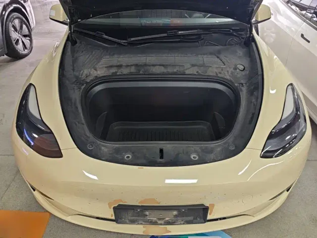 Tesla Model Y — Фото автомобиля 19