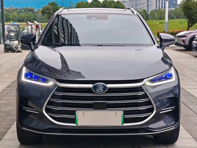 BYD Tang — Фото автомобиля 2