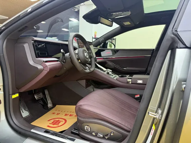 Denza Z9GT — Фото автомобиля 4