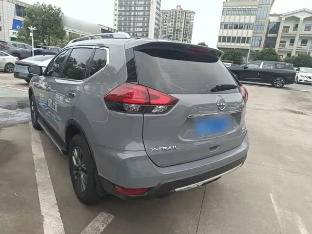 Nissan X-Trail — Фото автомобиля 4