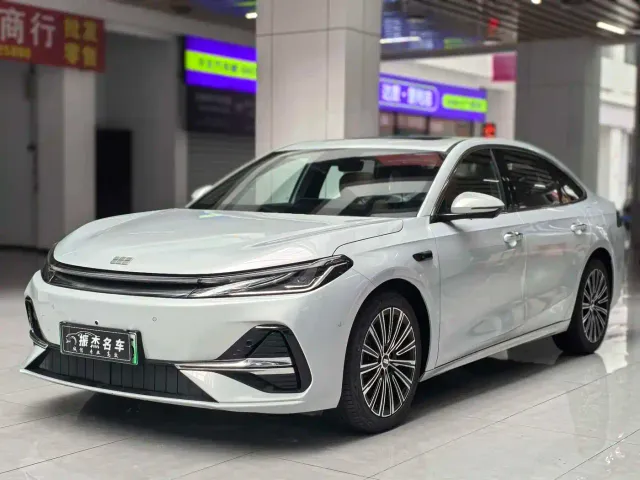 Фотография автомобиля — Geely Galaxy A7