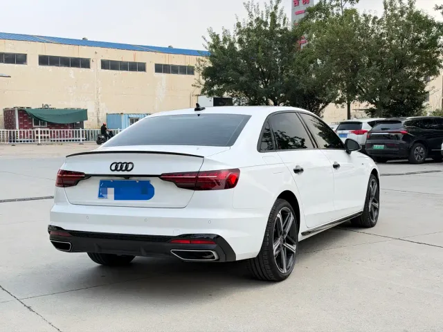 Audi A4L — Фото автомобиля 5