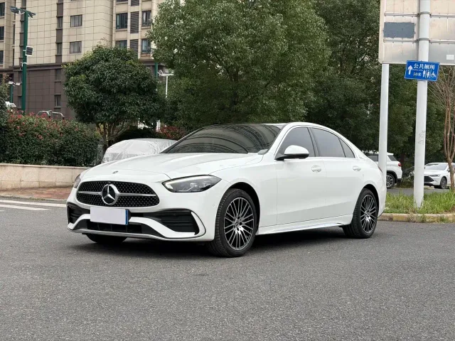 Фотография автомобиля — Mercedes-Benz C-Class
