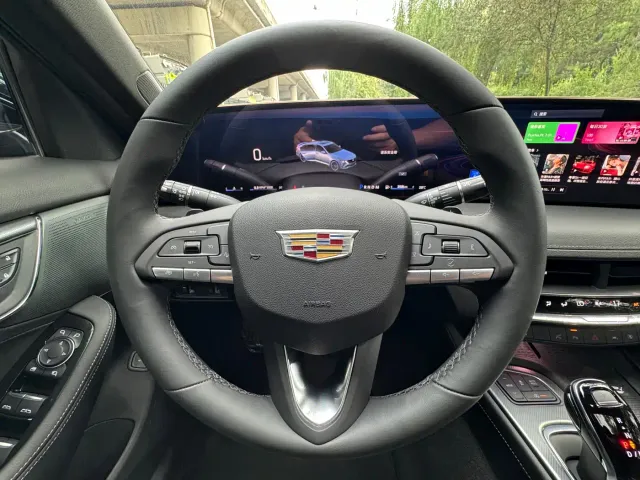 Cadillac CT5 — Фото автомобиля 24
