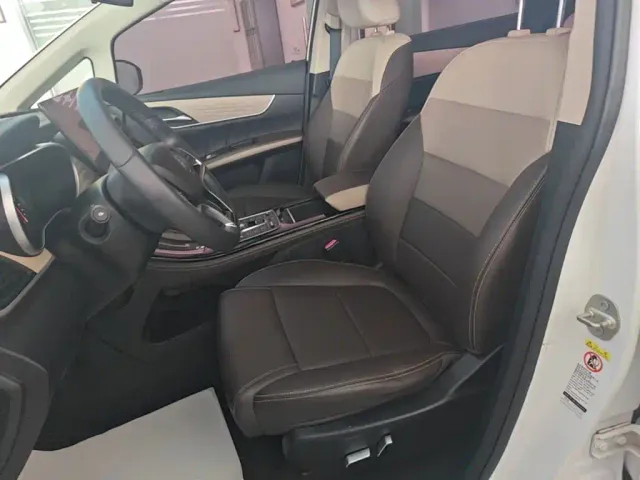 BYD Song MAX — Фото автомобиля 14