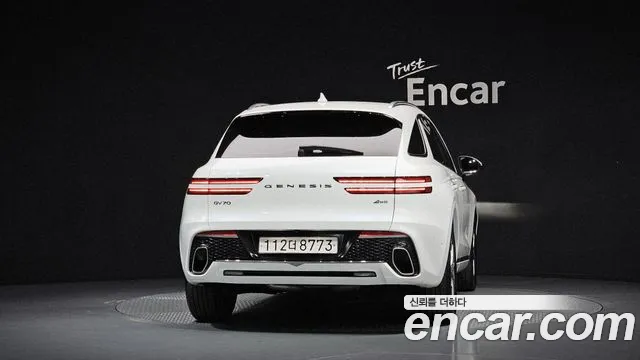 Genesis GV70 — Фото автомобиля 4