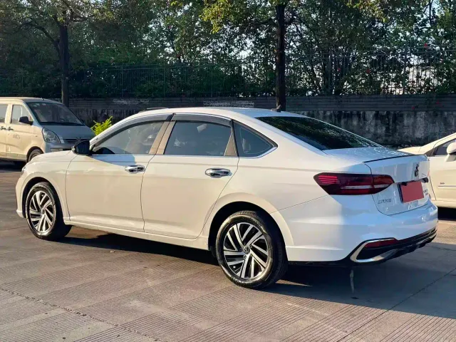 Volkswagen Lavida — Фото автомобиля 7