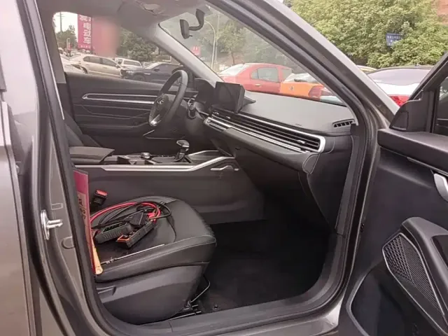 Geely Emgrand — Фото автомобиля 24