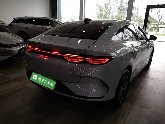 BYD Qin L — Фото автомобиля 6