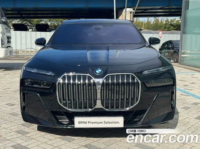 BMW 7 Series G70 — Фото автомобиля 3
