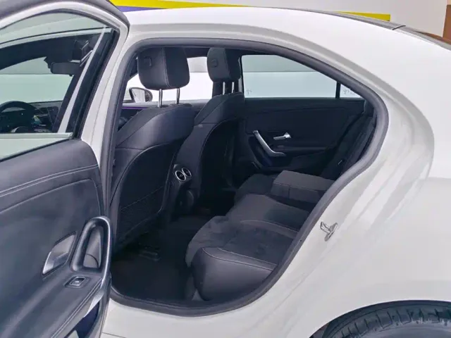 Mercedes-Benz A-Class — Фото автомобиля 11