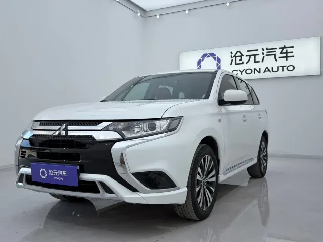 Фотография автомобиля — Mitsubishi Outlander