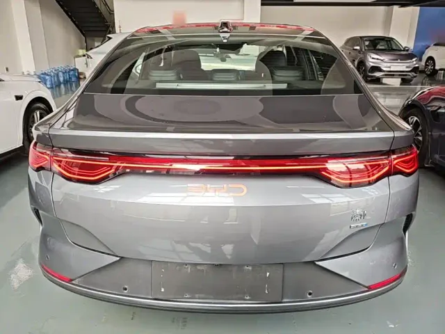 BYD Qin L — Фото автомобиля 5