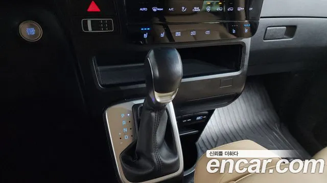 Hyundai Staria Staria 4WD Tourer 9 мест — Фото автомобиля 9