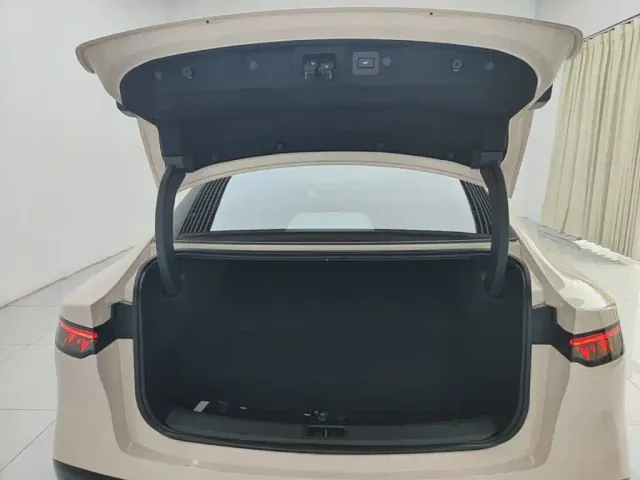 Nissan N7 — Фото автомобиля 18