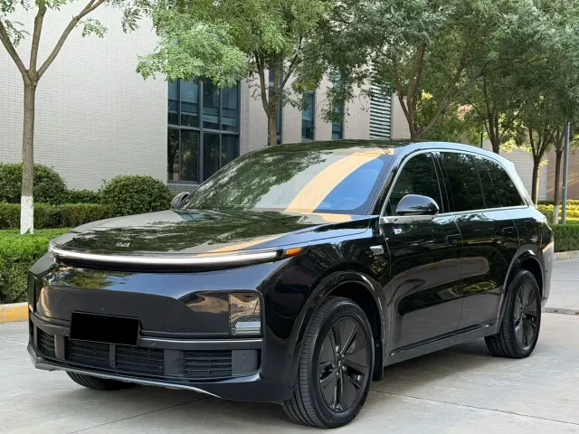 Li Auto L8 — Фото автомобиля 2