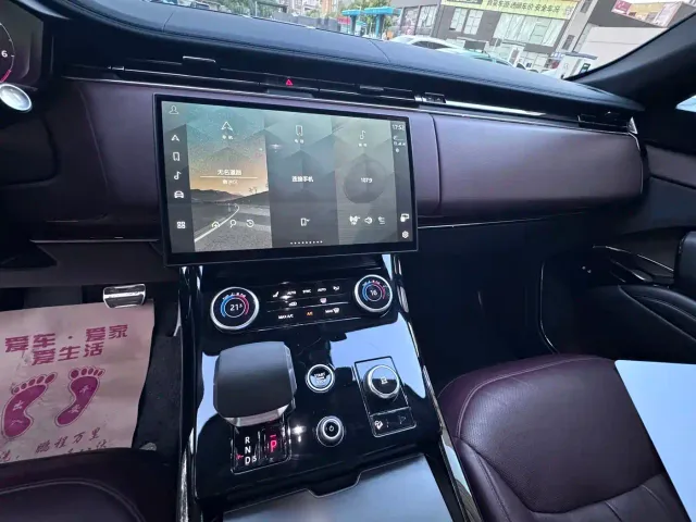 Land Rover Range Rover Sport — Фото автомобиля 15