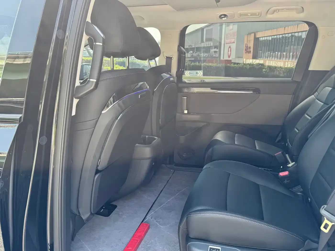 GAC Trumpchi Trumpchi E8 NEV 2024 Model 150km MAX+ — Фото автомобиля 5