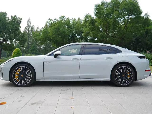 Porsche Panamera — Фото автомобиля 3