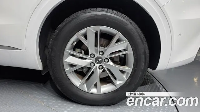 Genesis GV70 2.5T Бензин 2WD — Фото автомобиля 19
