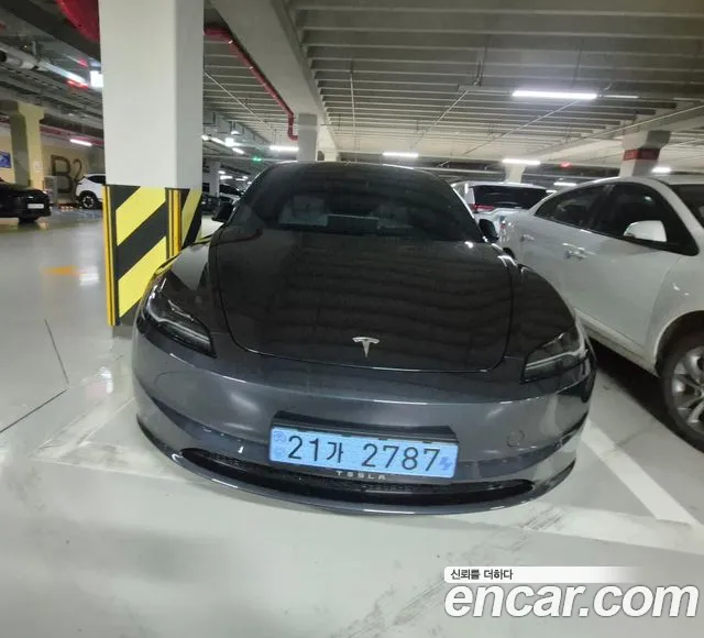 Tesla Model 3 — Фото автомобиля 3