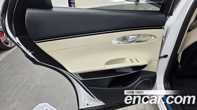 Genesis GV70 — Фото автомобиля 14