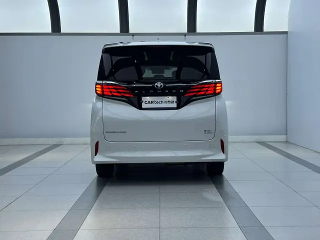 Toyota Alphard — Фото автомобиля 4