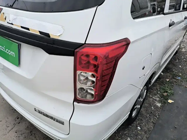 Wuling Hongguang — Фото автомобиля 7