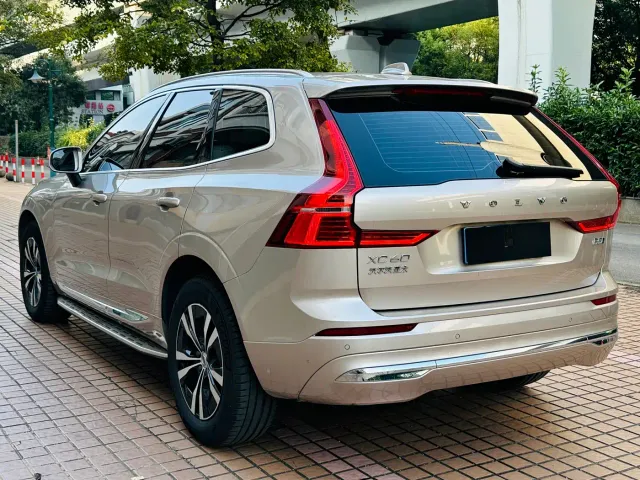 Volvo XC60 — Фото автомобиля 9