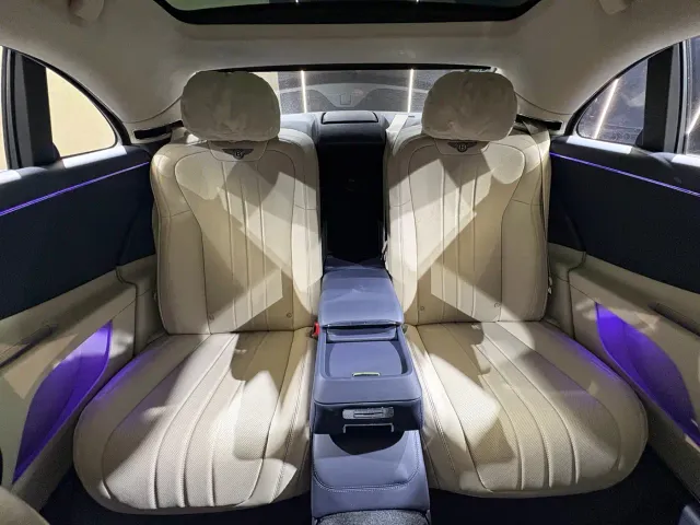 Bentley Flying Spur — Фото автомобиля 23
