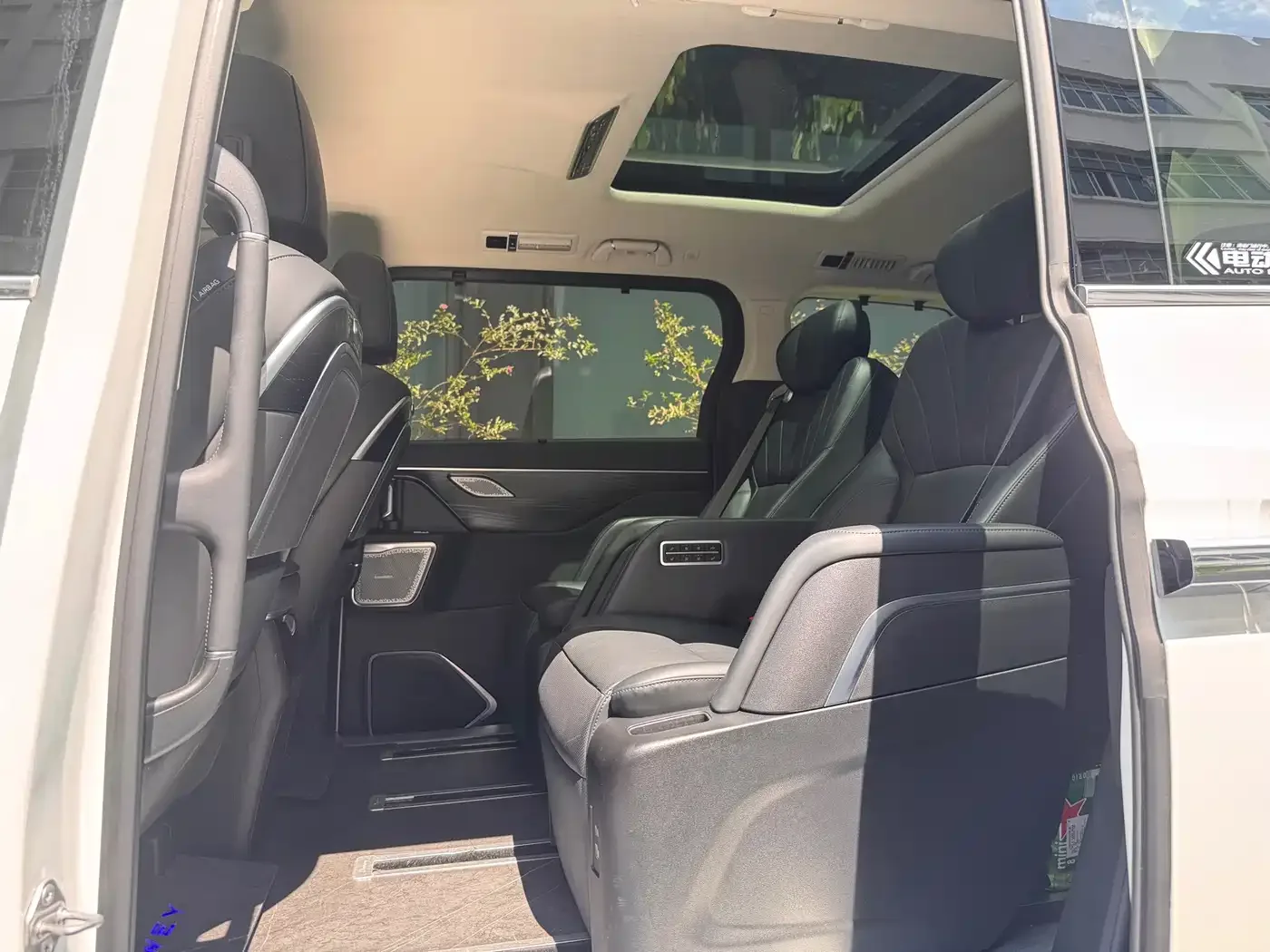 WEY WEY Alpine 2023 AWD Flagship — Фото автомобиля 15