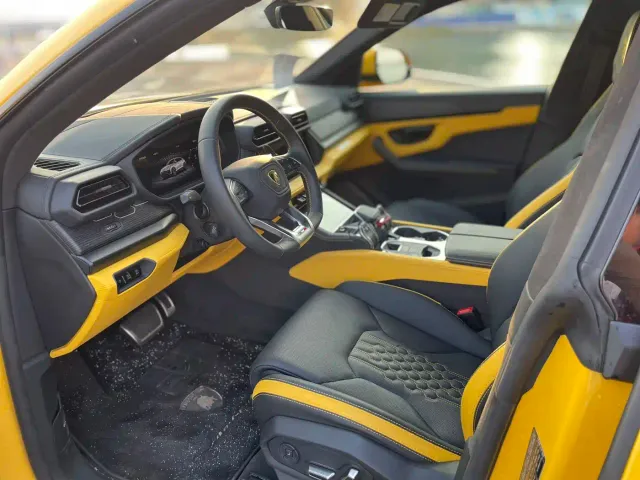 Lamborghini Urus — Фото автомобиля 8
