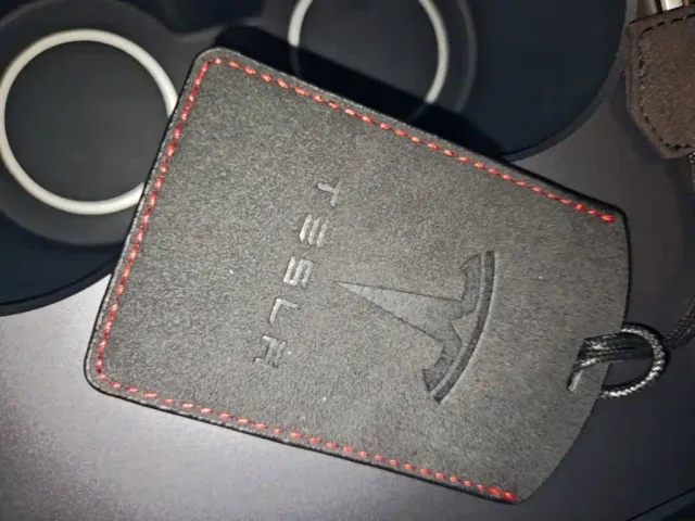 Tesla Model Y — Фото автомобиля 8