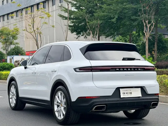 Porsche Cayenne — Фото автомобиля 10