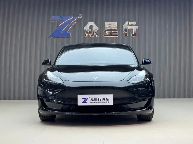 Tesla Model 3 — Фото автомобиля 2
