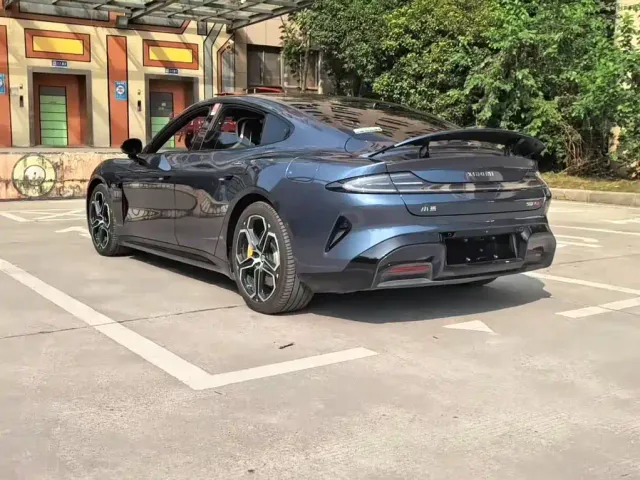 Xiaomi SU7 — Фото автомобиля 17