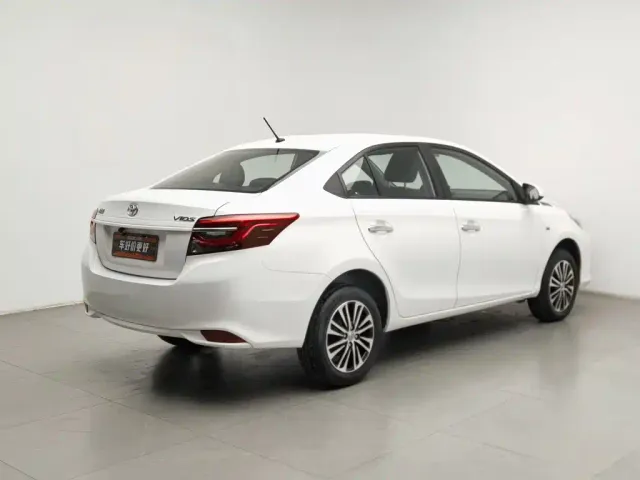 Toyota Vios — Фото автомобиля 2