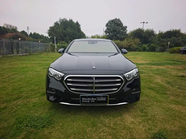 Mercedes-Benz E-Class — Фото автомобиля 2