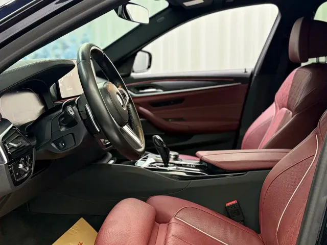 BMW BMW 5 Series 2022 530Li Exclusive M Sport Package — Фото автомобиля 4