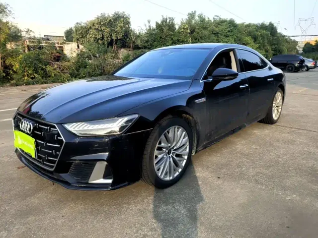 Фотография автомобиля — Audi A7L