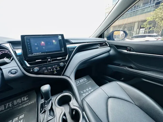 Toyota Camry — Фото автомобиля 14