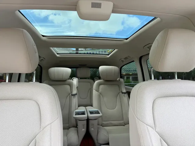 Mercedes-Benz V-Class — Фото автомобиля 10