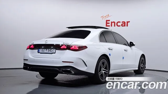 Mercedes-Benz E-Class W214 — Фото автомобиля 2