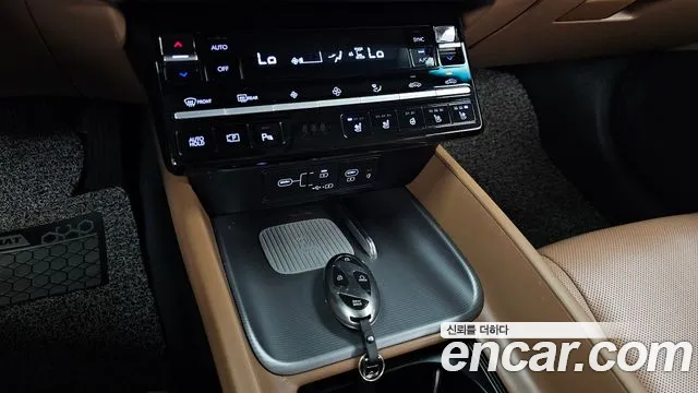 Hyundai Grandeur GN7 — Фото автомобиля 30