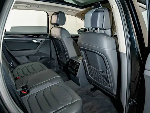 Volkswagen Touareg — Фото автомобиля 23
