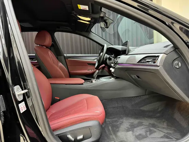 BMW 5 Series — Фото автомобиля 30