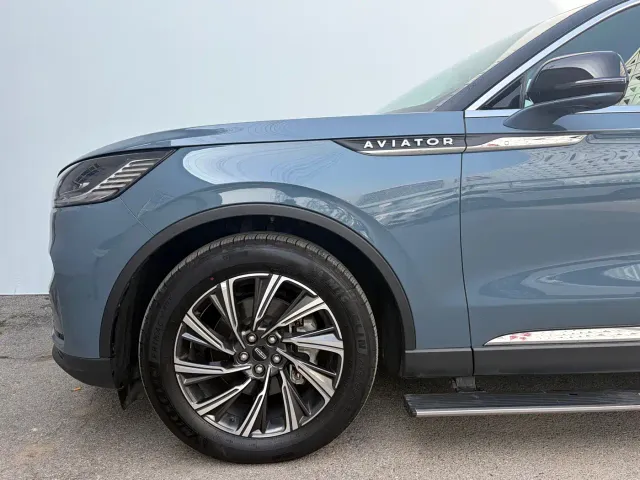 Lincoln Aviator — Фото автомобиля 14