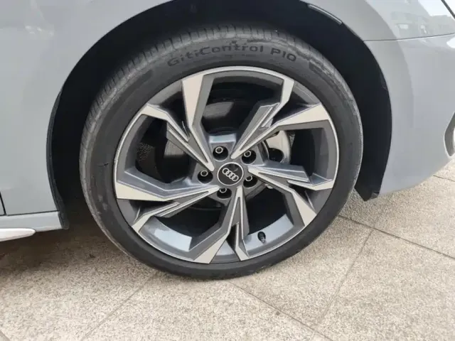 Audi Audi A3 2025 Sportback 35TFSI Flying Premium — Фото автомобиля 6