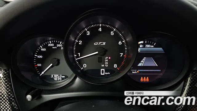 Porsche Macan — Фото автомобиля 11