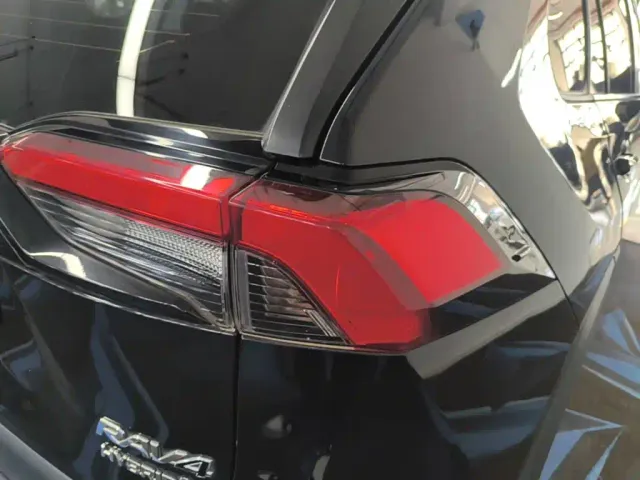 Toyota RAV4 — Фото автомобиля 7